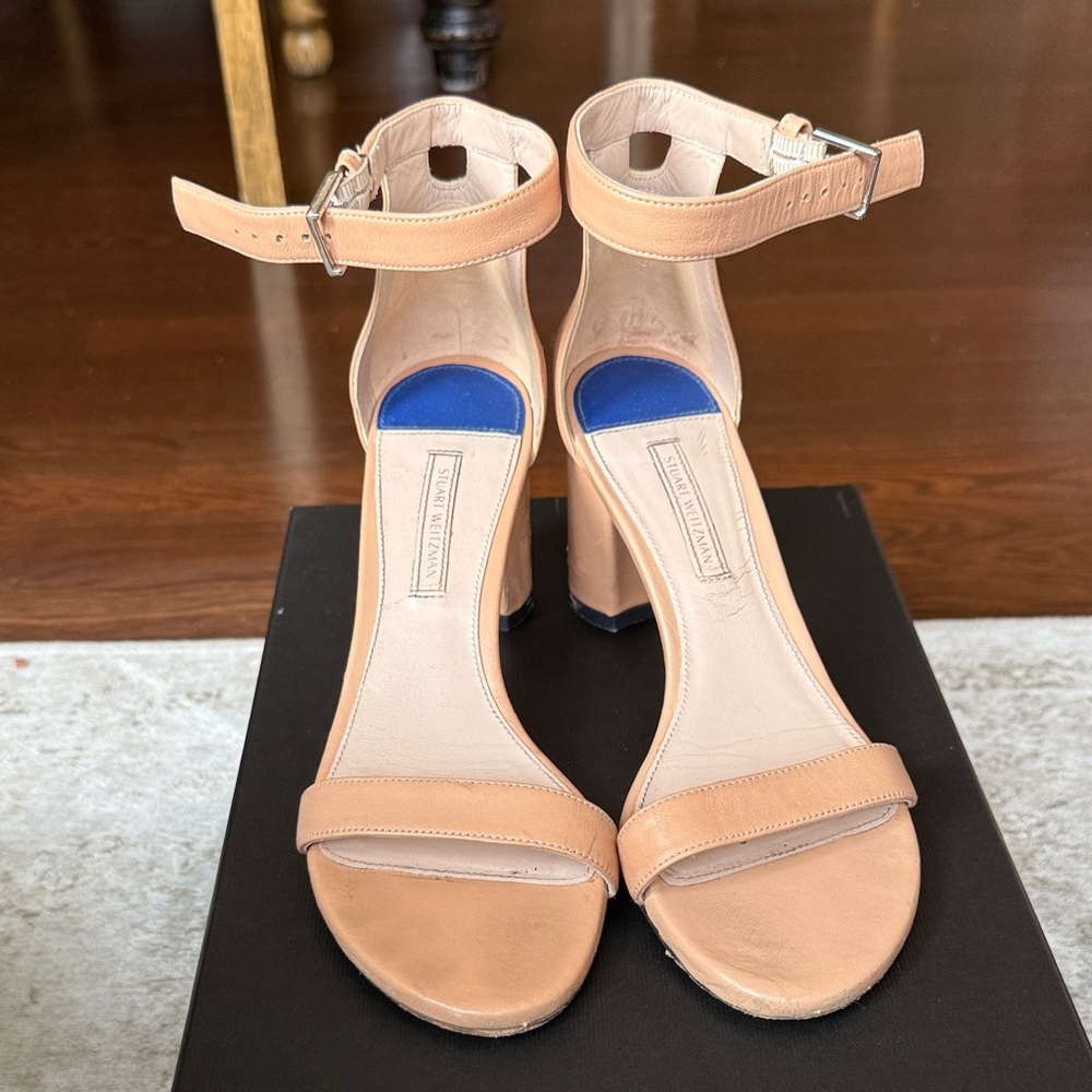 Stuart Weitzman Elegant Tan Leather Sandals